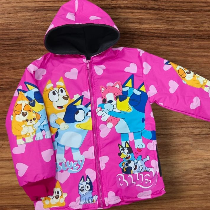 CHAQUETA IMPERMEABLE BLUEY NIÑA FUCSIA